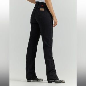 New! Woman’s Wrangler Black Jeans